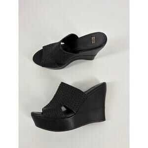 Ugg's Women's Black Wedge Heels (SB11)